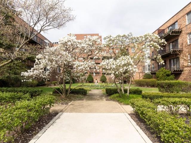 Condo for sale in Evanston, Illinois