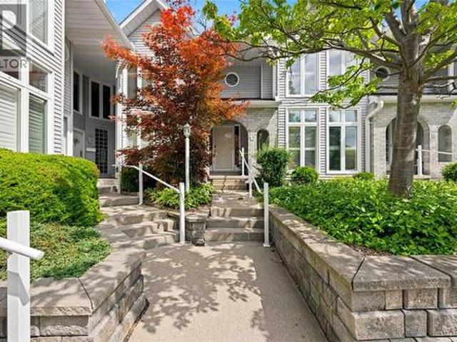 Townhouse for sale in Brights Grove, Ontario