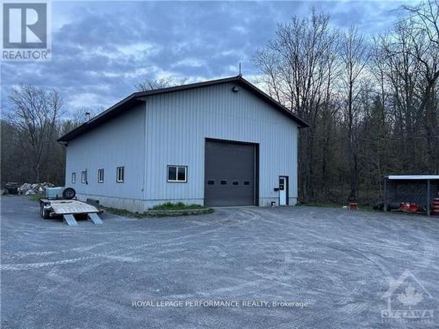 Commercial for rent in Ottawa