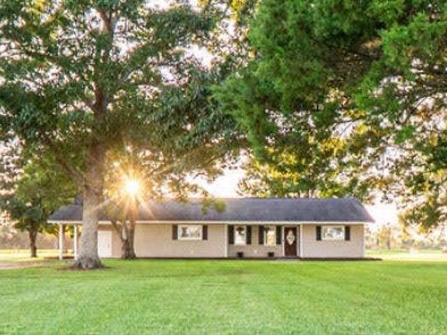 House for sale in Columbia, Alabama