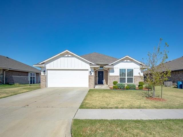House for sale in Newcastle, McClain County