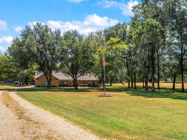 House for sale in Kemp, Texas