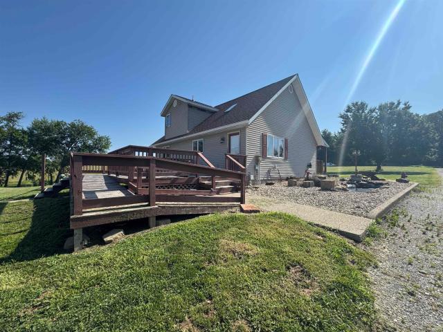 House for sale in Bloomfield, Indiana
