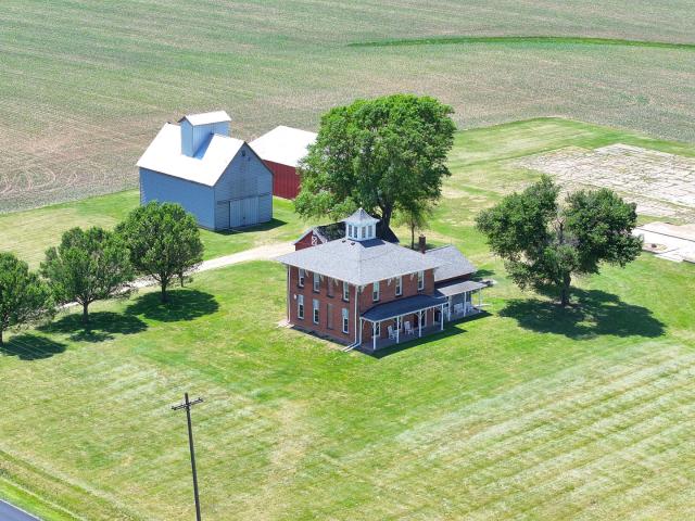 House for sale in Whiteside, Illinois