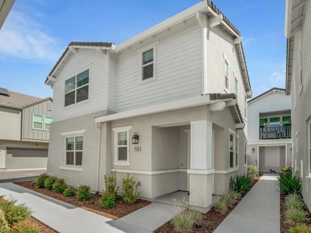Townhouse for sale in Lathrop, San Joaquin County