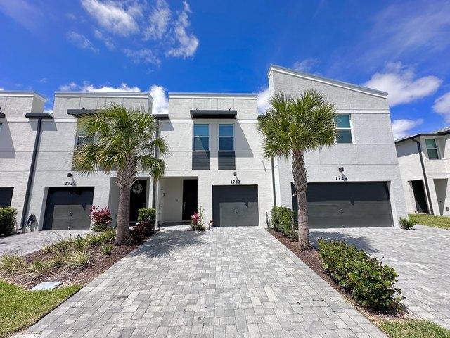Townhouse for sale in West Palm Beach, Florida