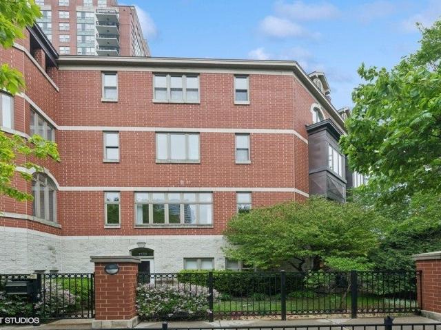 Townhouse for sale in Chicago Park, Illinois