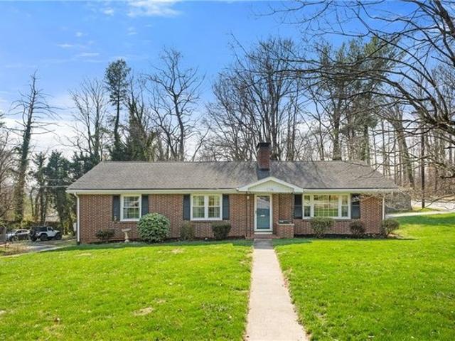 House for sale in Pfafftown, North Carolina