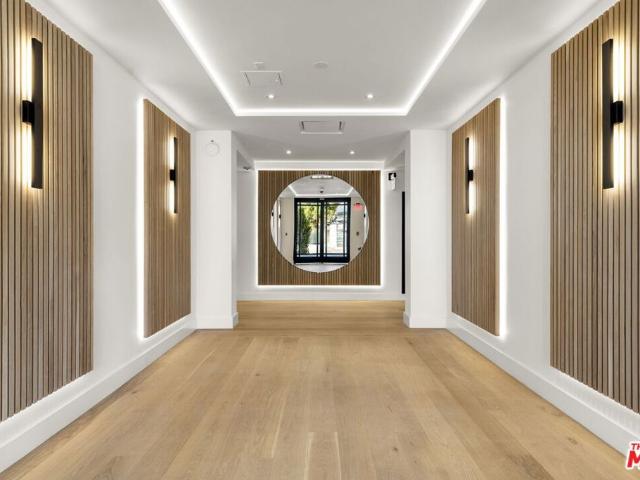 Condo for sale in Los Angeles, Los Angeles County