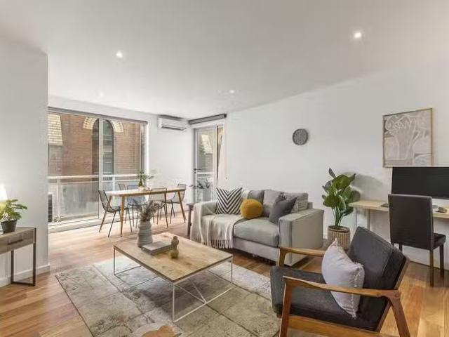 Apartment for rent in Carlton