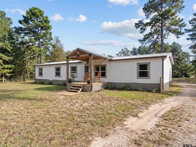 House for sale in Elkhart, Texas