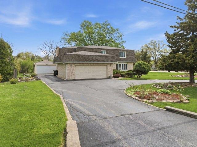 House for sale in Medinah, Illinois