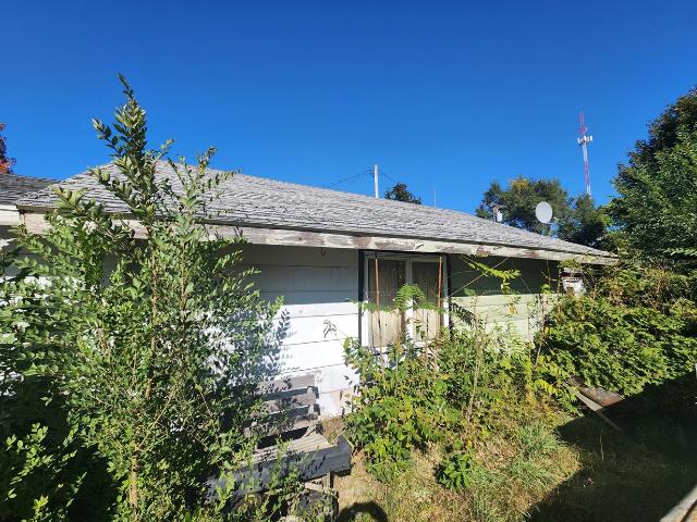 House for sale in Manistee, Manistee County