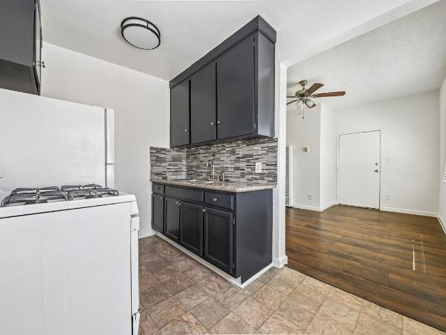Apartment for rent in West Athens, California