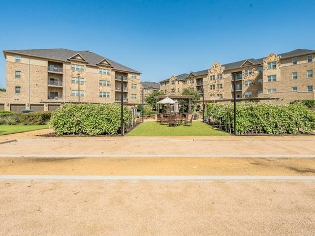 Condo for sale in Farmers Branch, Texas