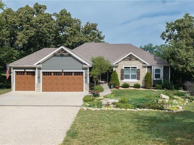 House for sale in Tonganoxie, Leavenworth County