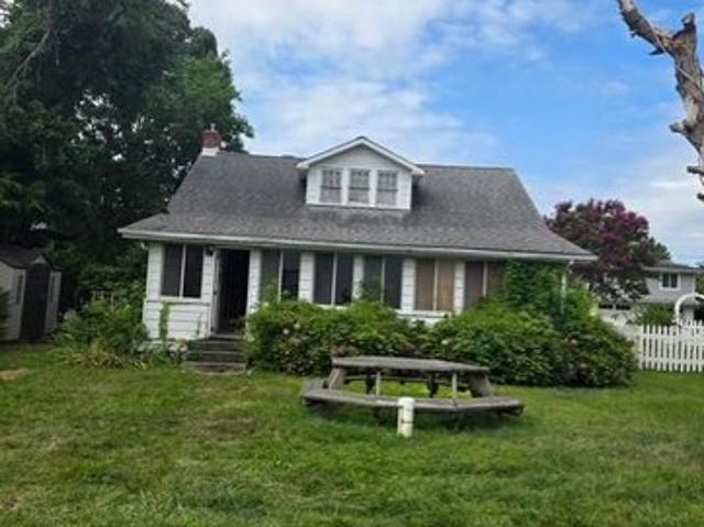 House for sale in Shady Side, Maryland