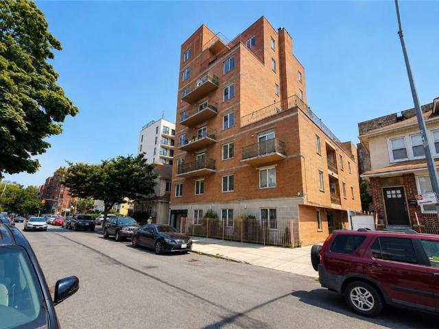 Condo for sale in Arverne, New York
