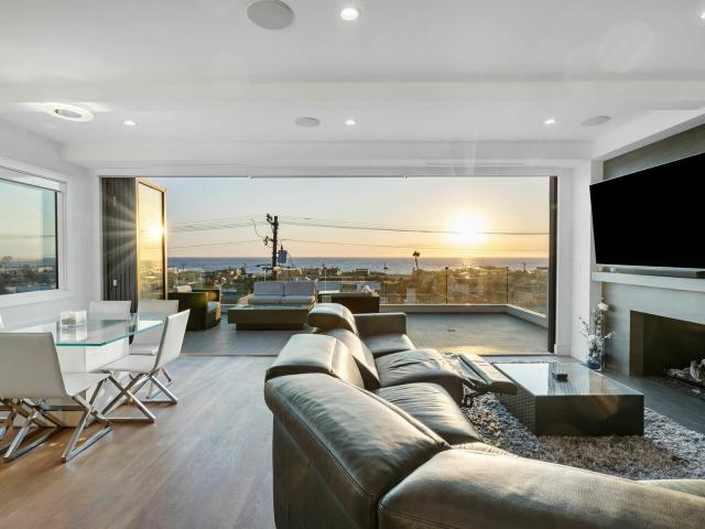 Duplex for sale in Hermosa Beach