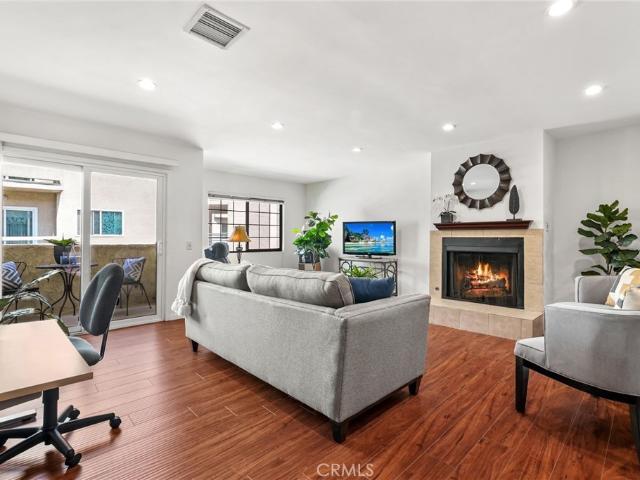 Townhouse for sale in Burbank