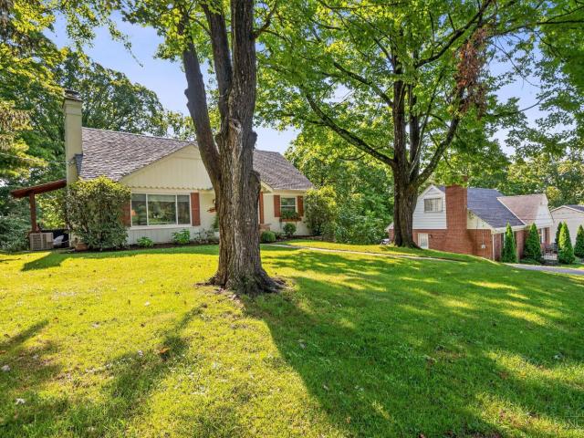 House for sale in Roselawn, Ohio