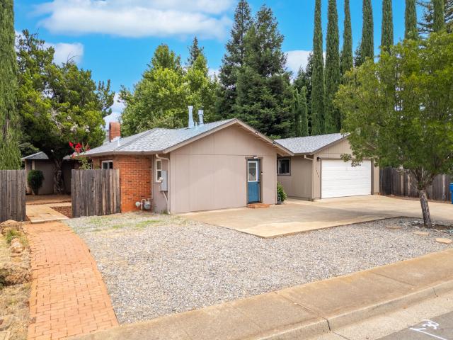 House for sale in Shasta, California