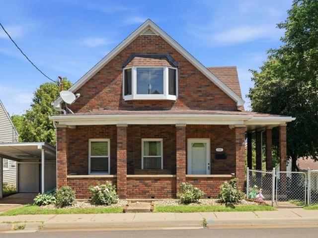 House for sale in Dubuque, Iowa