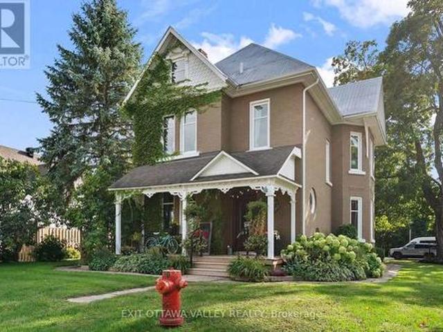 House for sale in Renfrew, Ontario