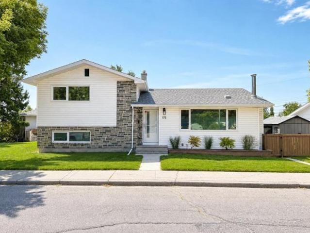 House for sale in Cambrian Heights, Calgary