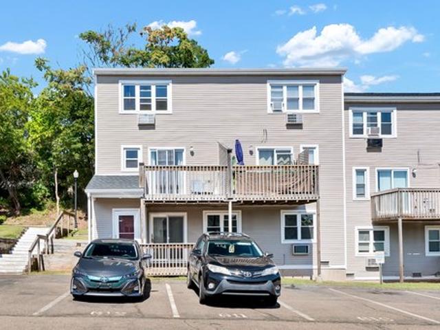 Condo for sale in East Haven, Connecticut