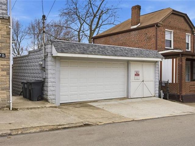 House for sale in Pittsburg, Pennsylvania