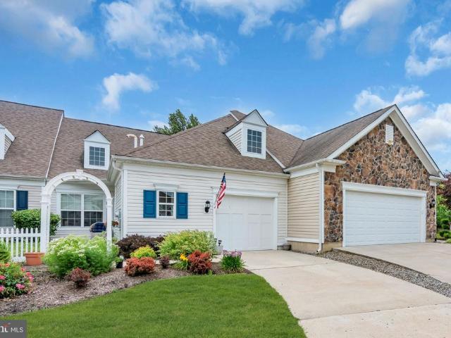 Townhouse for sale in Crosswicks, New Jersey