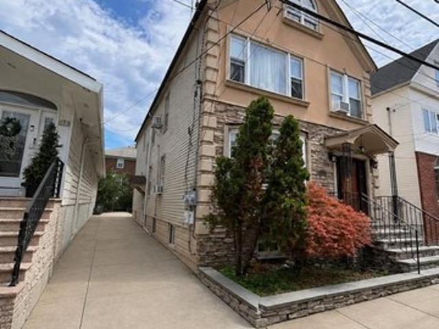 House for sale in Hudson, New Jersey