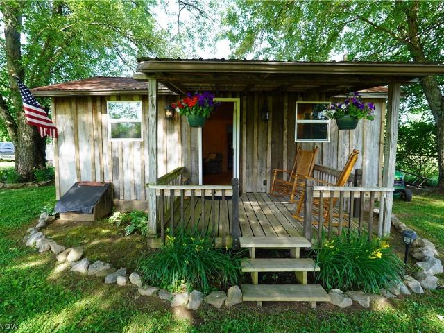 House for sale in Elizabeth, West Virginia