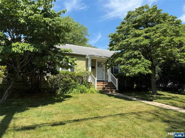 House for sale in Northvale, New Jersey
