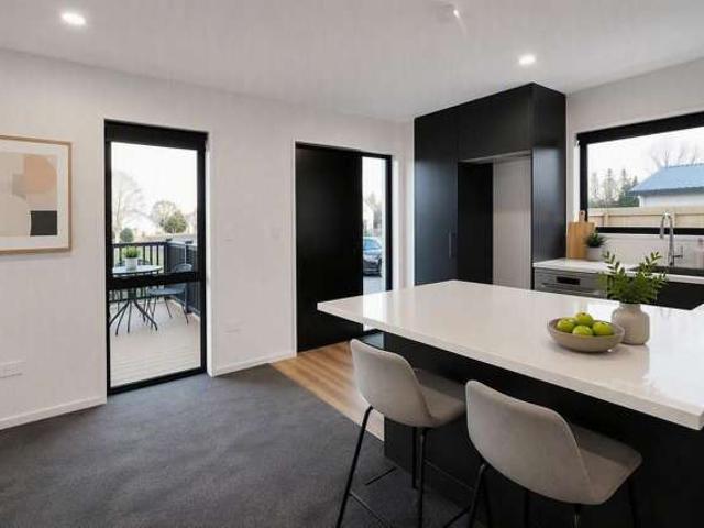 Townhouse for rent in Edgeware, Canterbury