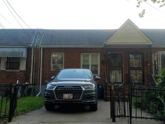 House for sale in Queens, Arverne