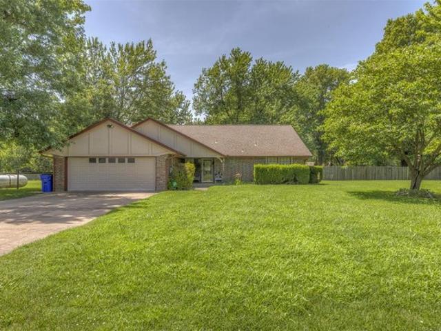 House for sale in Coweta, Oklahoma