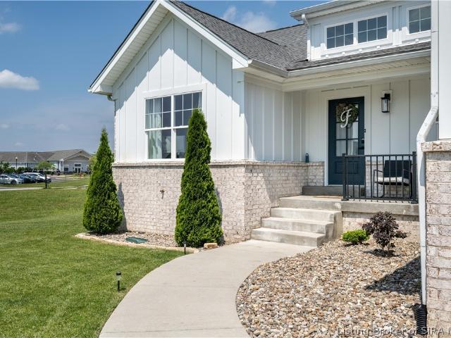 House for sale in Henryville, Indiana