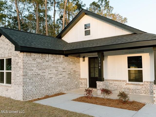 House for sale in Gautier, Mississippi