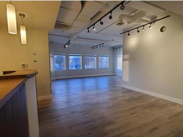 Commercial for rent in Winfield, British Columbia