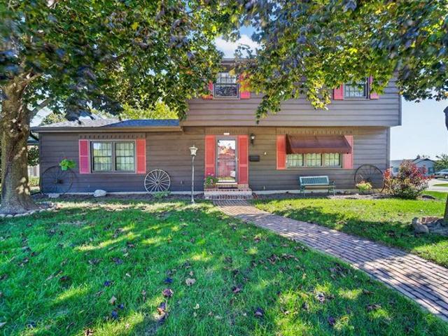 House for sale in M District, South Milwaukee