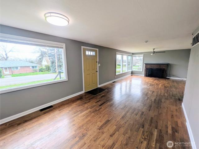 House for sale in Oak Harbor, Washington