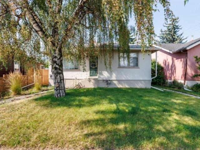 House for sale in Shaganappi, Calgary