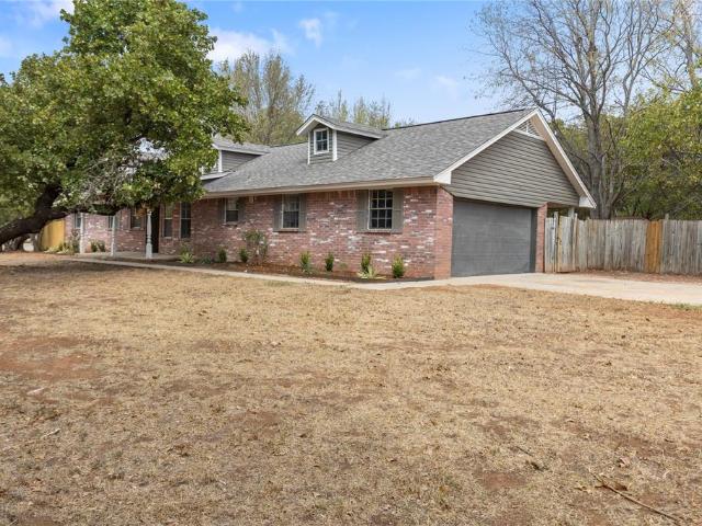House for sale in Newcastle Oak Addition, Newcastle