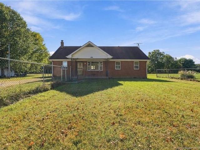 House for sale in Henryville, Clark County