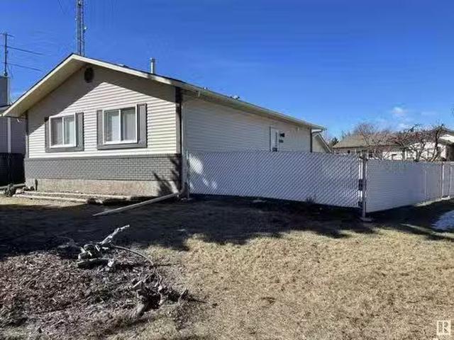 House for sale in Wedgewood, Alberta