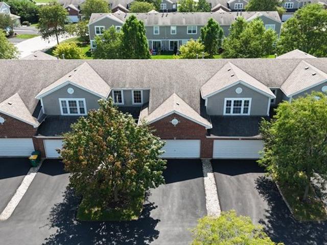 Townhouse for sale in Lockport, Illinois
