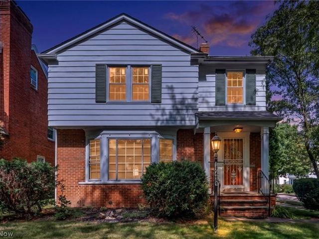 House for sale in Sussex, Shaker Heights