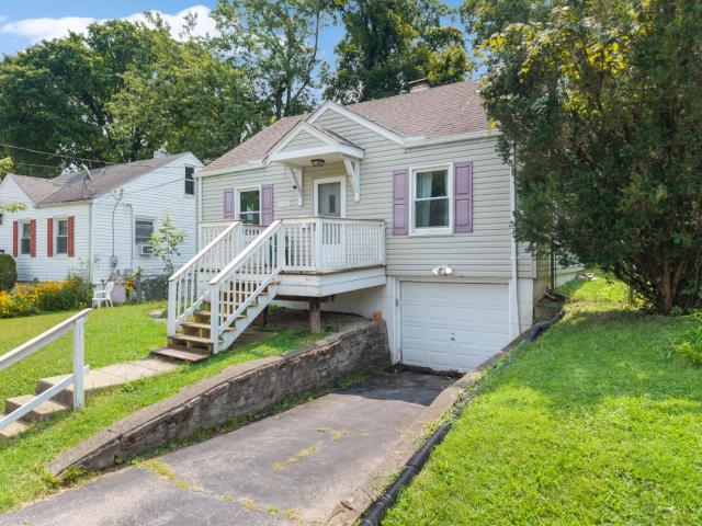 House for sale in Roselawn, Ohio